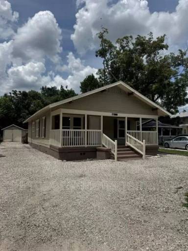Main picture of 215 W Park St