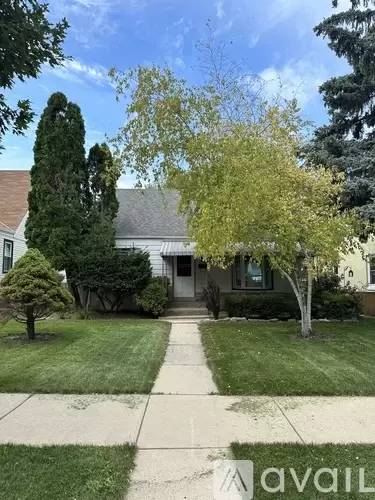 Main picture of 3325 S Quincy Ave