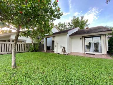 Main picture of 9274 SW 1st St