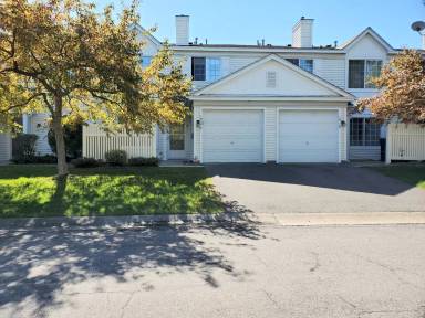 Main picture of 1932 Kyle Way