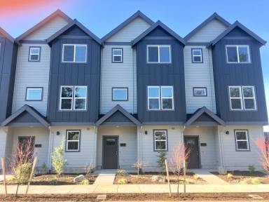 Main picture of 607 NE 92nd Ave