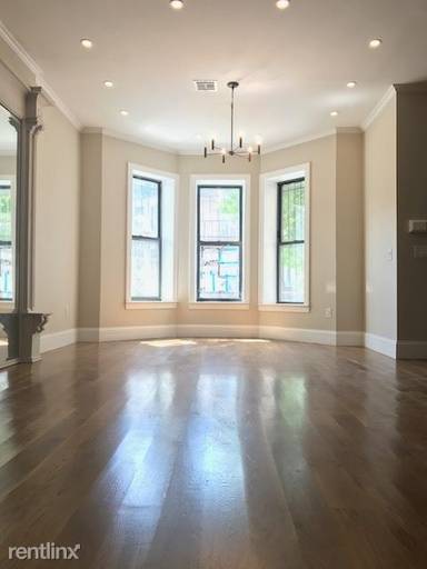 Main picture of 271 New York Ave