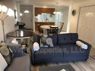 Main picture of 525 Primrose Dr