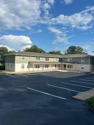 Main picture of 303 Fall River Rd