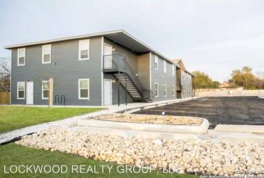 Main picture of 8111 Landing Ave