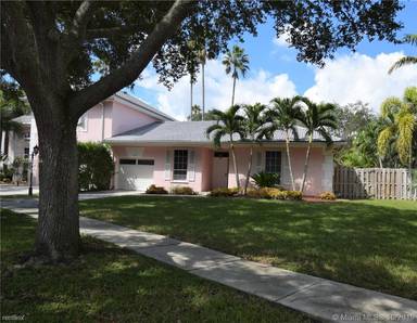 Main picture of 2920 San Jose Ave