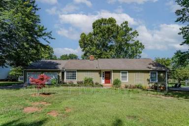 Main picture of 106 Steeplechase Ct
