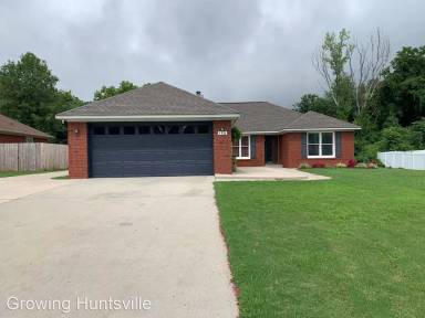 Main picture of 110 Derwent Ln NW