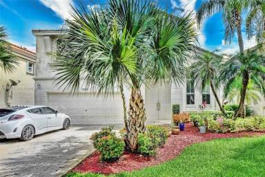 Main picture of 17168 SW 49th Pl