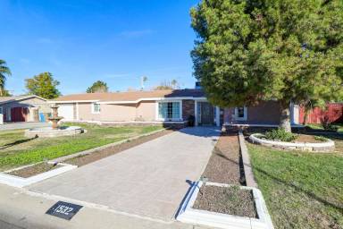Main picture of 1532 E San Juan Ave