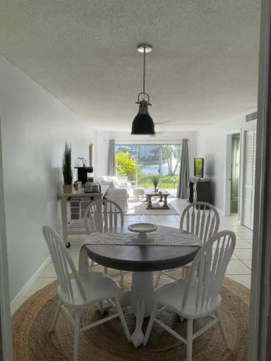 Main picture of 1000 Manatee Rd