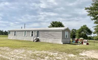 Main picture of 194 Gene Stanley Rd