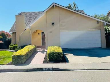 Main picture of 3330 Roma Pl