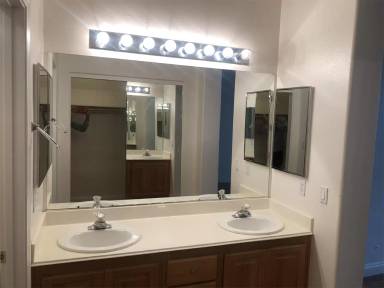 Main picture of 320 Tayman Park Ave