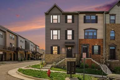 Main picture of 1300 Depot Ln