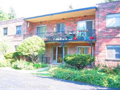 Main picture of 818 S Green Rd