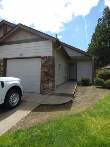 Main picture of 3576-3578 Fisher Ct NE