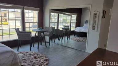 Main picture of 1430 Manhattan Beach Blvd