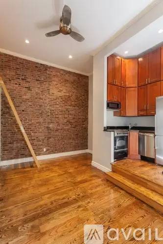 Main picture of 234 W 14th St