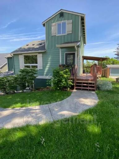 Main picture of 524 NW Fargo St