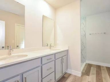 Main picture of 590 Swallowtail Dr