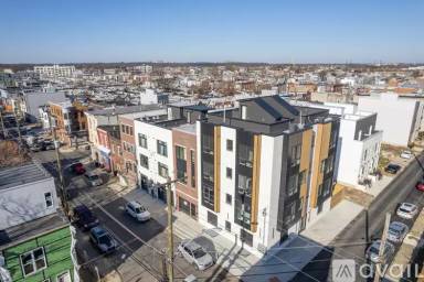 Main picture of 2731 W Jefferson St