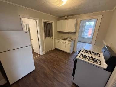 Main picture of 2324 Peach St