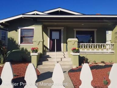 Main picture of 867 E Main St
