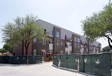 Main picture of 260 W Davis St