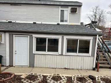 Main picture of 233 S 4th St