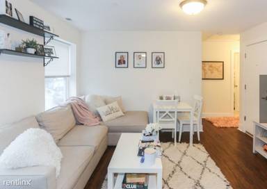 Main picture of 2902 N Lawndale Ave