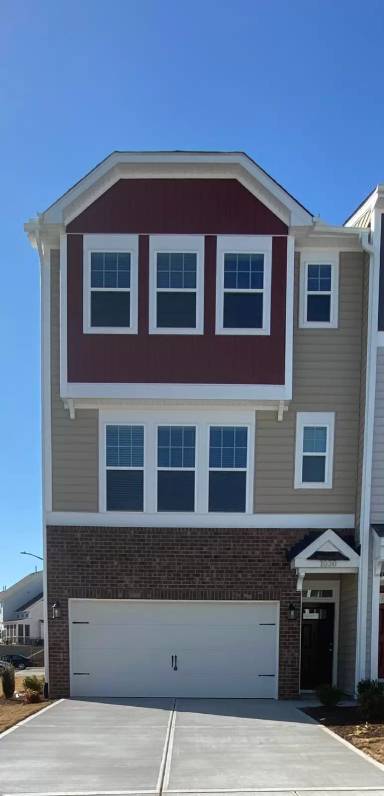 Main picture of 1022 Falling Rock Pl