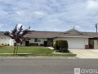 Main picture of 18461 Linden St