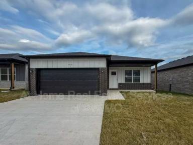 Main picture of 4930 W Minota