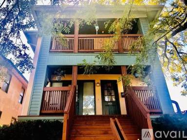 Main picture of 621 W 43rd St