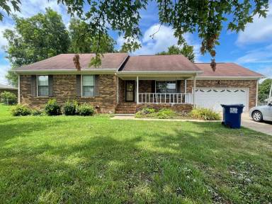 Main picture of 100 Hazelwood Dr