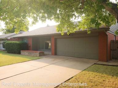 Main picture of 2828 Manchester Dr