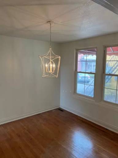 Main picture of 700 N Roan St