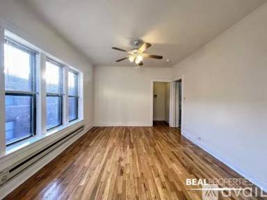 Main picture of 3825 N Fremont St