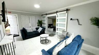 Main picture of 708 SW 12th St