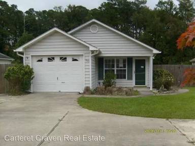Main picture of 305 Church Rd