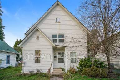 Main picture of 135 NE Jackson St