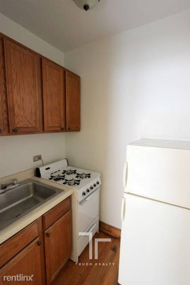 Main picture of 540 W Wellington Ave