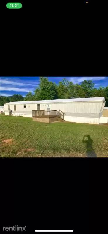 Main picture of 80 Lynn Dr