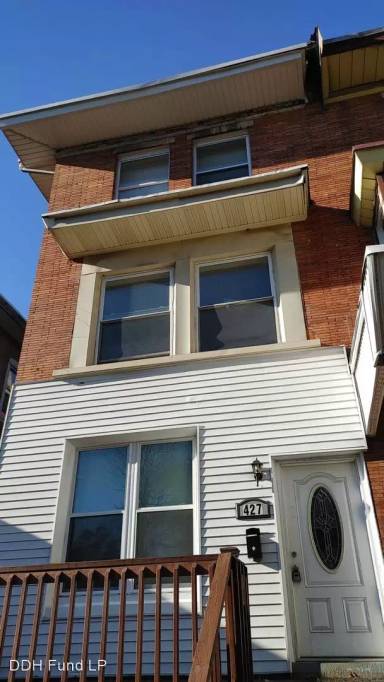 Main picture of 427 W Hansberry St