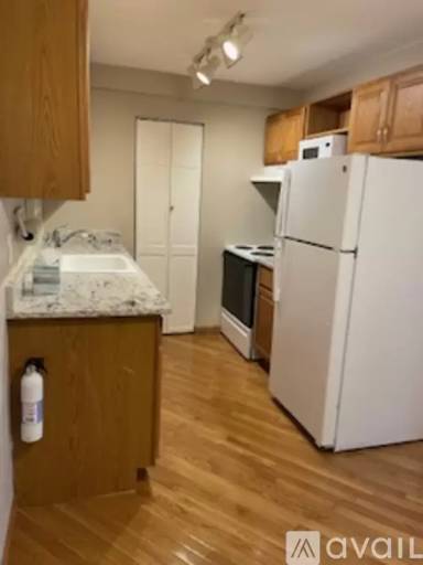 Main picture of 1350 Golden Cir