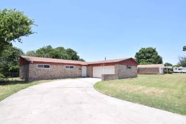 Main picture of 1303 Cedar Dr
