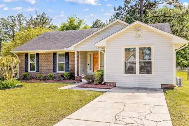 Main picture of 6837 Woodmark Dr