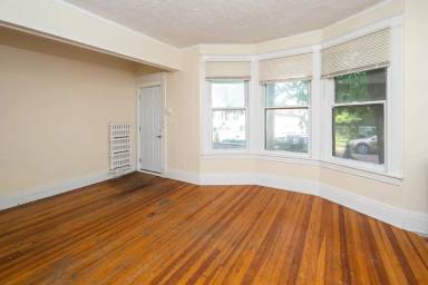 Main picture of 470 West St