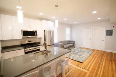 Main picture of 6 Trenton St